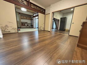 京都府京都市山科区上花山桜谷