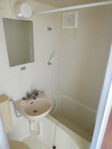 画像13:お風呂とトイレと洗面台には換気扇も付いています♪