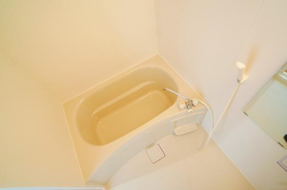 画像5:ワンルームでは無い広さの浴室です