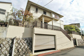 東京都多摩市桜ヶ丘３丁目