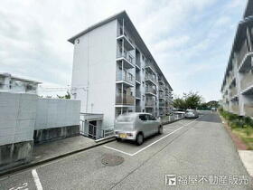 上高丸厚生年金住宅３号棟