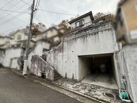 兵庫県川辺郡猪名川町万善字一本松
