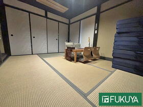 京都府京都市上京区日暮通丸太町上る西院町