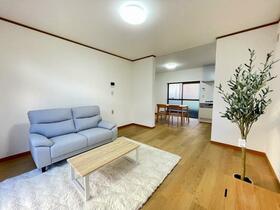 三重県員弁郡東員町城山３丁目