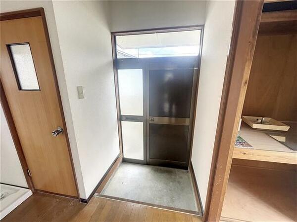 detached 福島県伊達郡川俣町飯坂字下中居

地図を見る