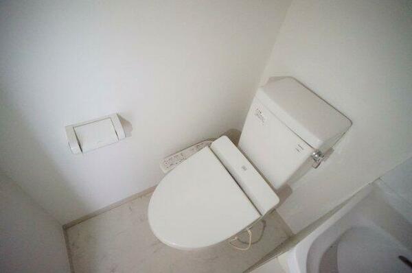 画像8:ゆったりとした空間のトイレです※写真は別タイプのお部屋です。