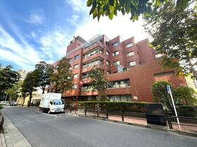 御茶ノ水ロイアルハイツ