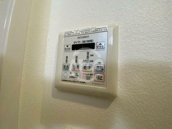 画像12:レジュールアッシュ梅田北　浴室換気乾燥暖房機