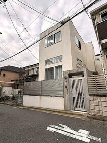 東京都世田谷区上馬３丁目