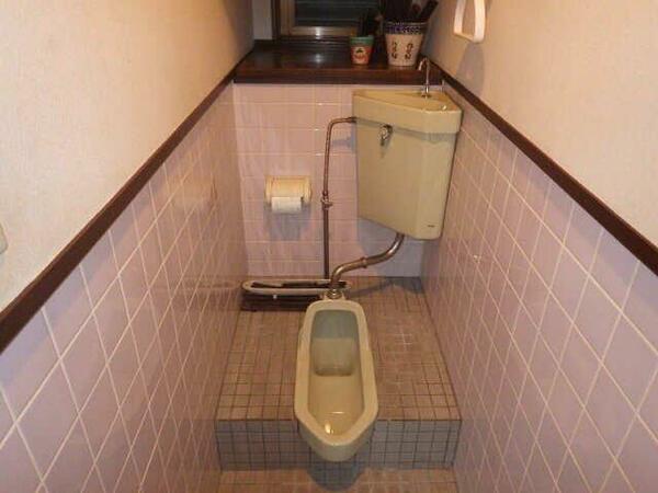 画像6:１階のトイレは和式となります。