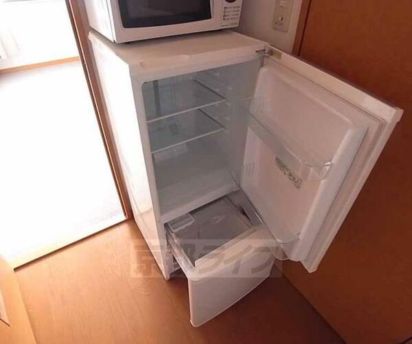 画像9:備え付きの冷蔵庫です。