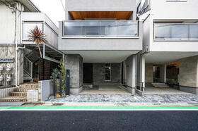 東京都世田谷区世田谷１丁目