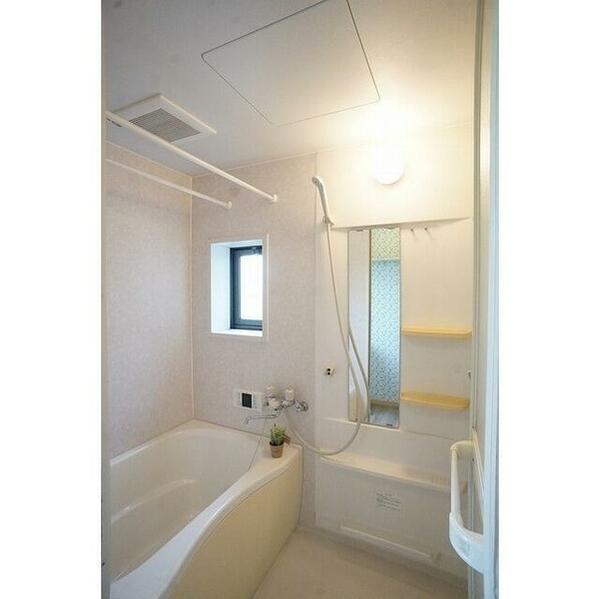 浴室：追焚機能付きで便利なバスルームです♪