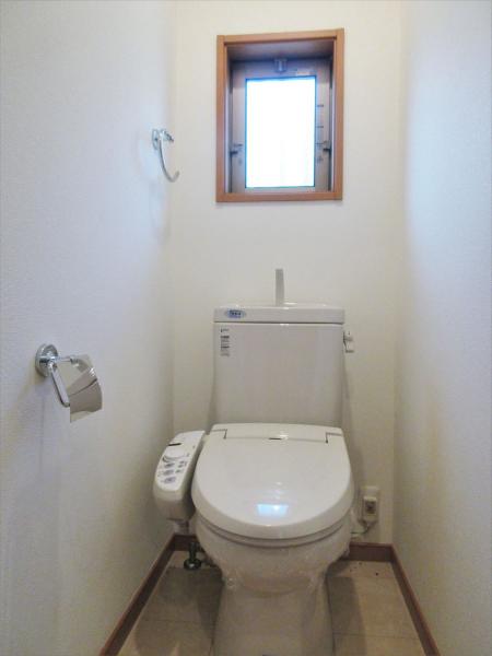 画像6:トイレには温水洗浄便座有！