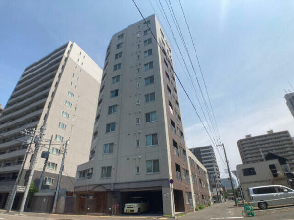 北海道札幌市中央区北二条西１３丁目(賃貸マンション2LDK・2階・36.93㎡)の写真 その1