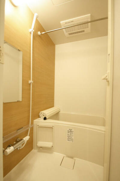画像6:追焚機能・浴室乾燥機能付きユニットバス