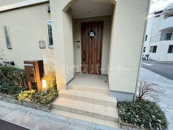 detached 東京都豊島区雑司が谷１丁目

地図を見る