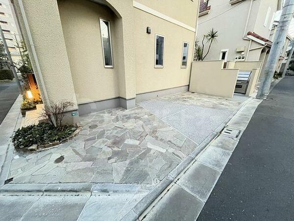 detached 東京都豊島区雑司が谷１丁目

地図を見る