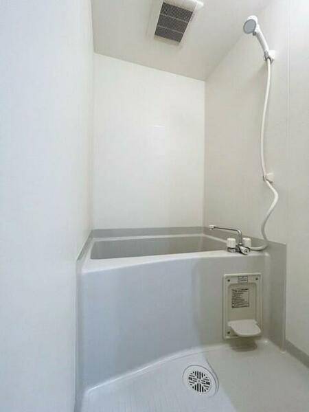画像7:【浴室】別部屋、内装完了後の写真です。