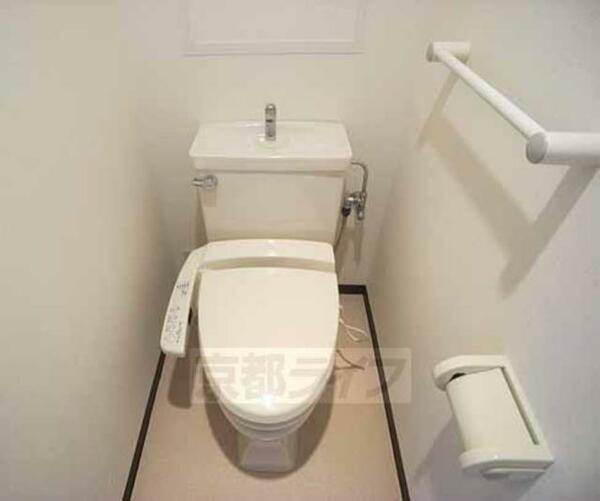画像7:清潔感のある洋式トイレ。