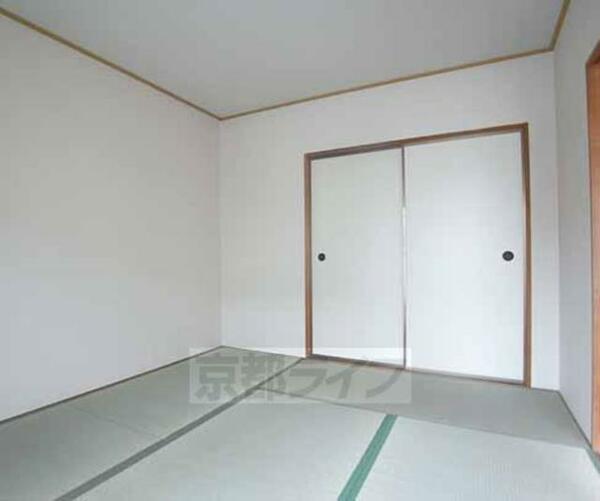 画像4:キレイな畳の和室です