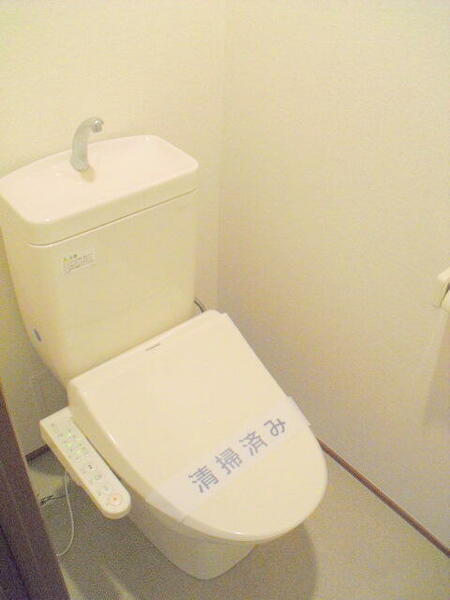 画像9:トイレは嬉しい温水洗浄便座