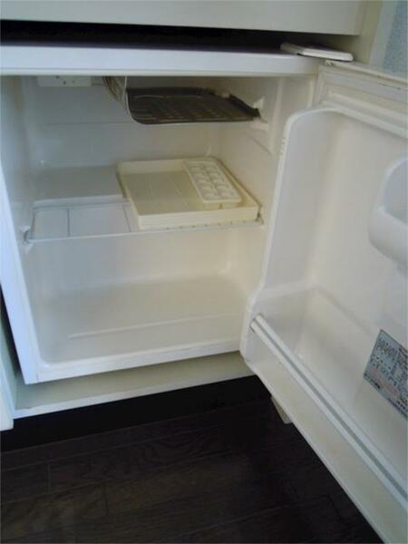 画像16:小型冷蔵庫