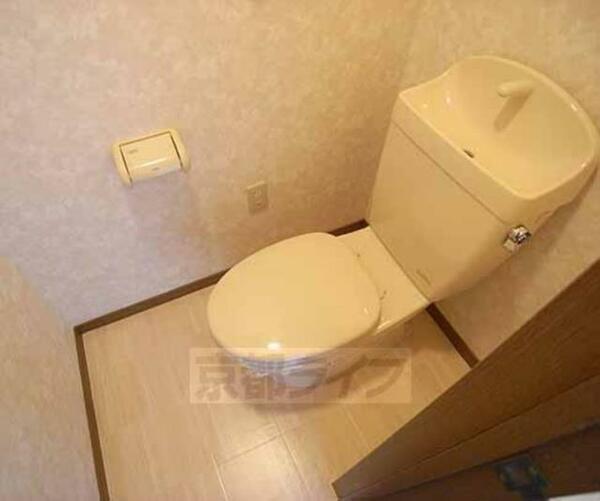 画像7:シンプルな洋式トイレです