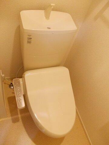 画像11:ゆったりとした空間のトイレです