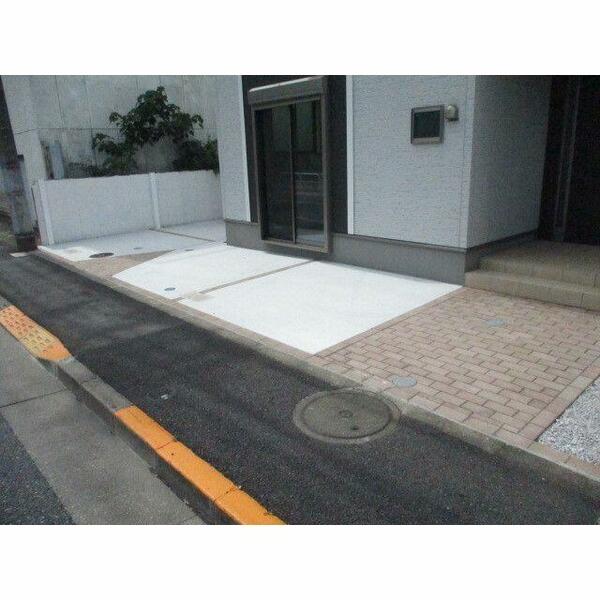 detached 東京都府中市天神町２丁目

地図を見る