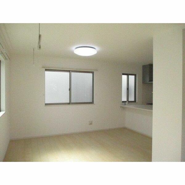 detached 東京都府中市天神町２丁目

地図を見る