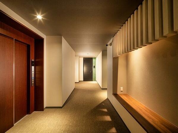 画像16:屋内廊下を基本設計としたホテルライクシャーメゾン。