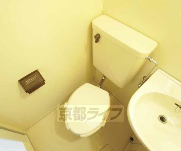 画像6:ユニットバスのトイレです。