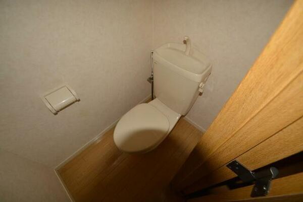 画像12:シンプルなトイレです。