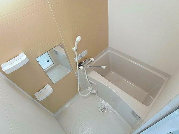 画像6:浴室乾燥暖房完備のバスルーム
