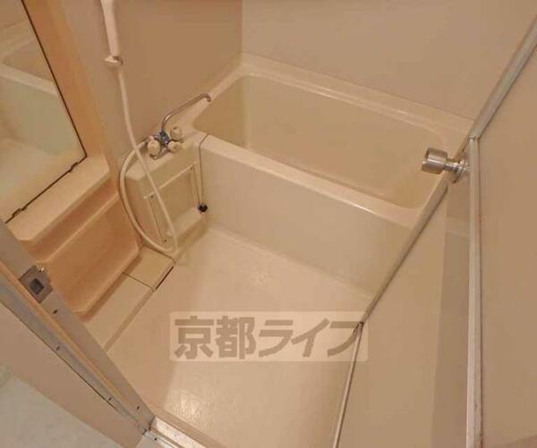 画像5:スッキリとした浴室です。