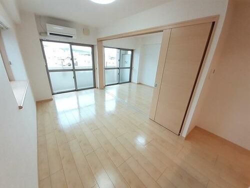 パルティダ_内装_1