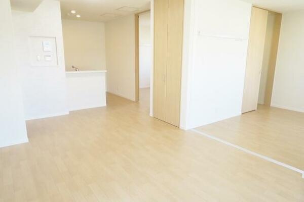 apartment 埼玉県越谷市レイクタウン５丁目
地図を見る