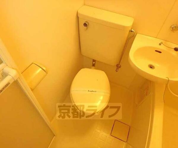 画像10:ユニットバス内のトイレです。