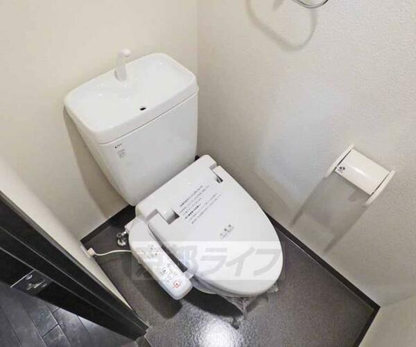 画像7:ウォシュレット付トイレです。