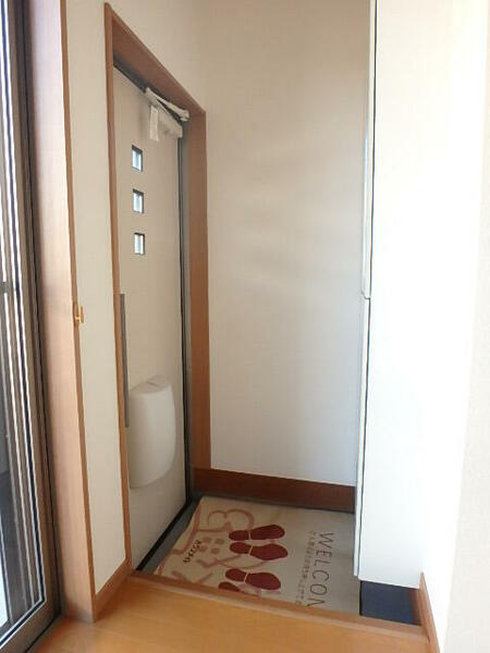 画像11:玄関横にシューズボックスがついているので、片付いた玄関がキープできます。
