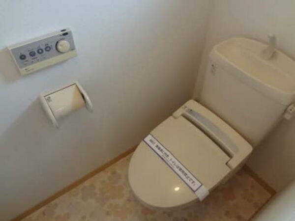 画像11:シャワートイレは今や無くてはならない人気の設備です。毎日が快適になりますよ☆