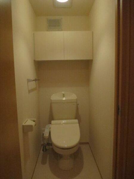 画像9:トイレ 温水洗浄暖房便座