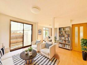 埼玉県さいたま市見沼区春岡３丁目