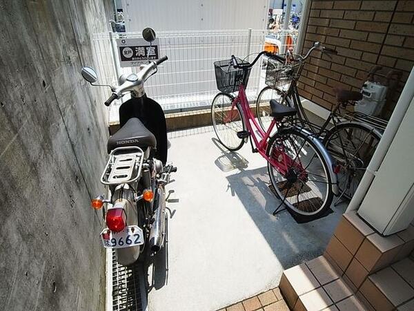 画像16:敷地内バイク・自転車置き場