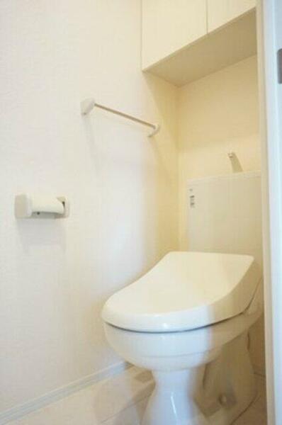 画像11:温水洗浄暖房便座付トイレ