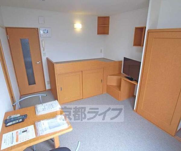 画像3:閑静な住宅街に建つレオパ...