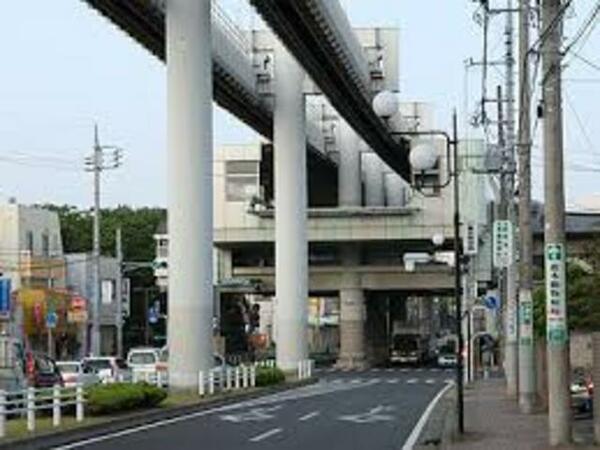 千葉モノレール小倉台駅まで徒歩１３分。