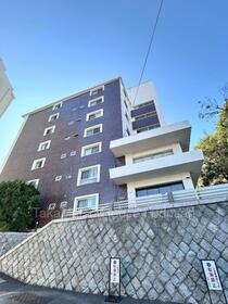 緑を感じる静謐なレジデンス　松風園コーポ　４階