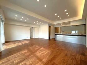 時を重ねてなお輝く、中目黒の高台に位置するレジデンス